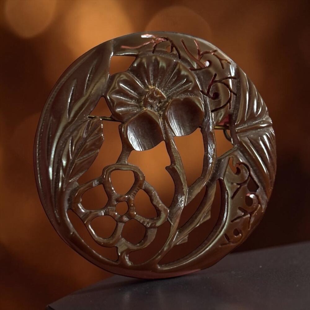 Carved Brown Floral Openwork Brooch Botanical Art Nouveau Vintage Pin